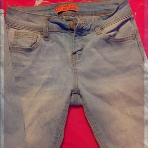 Light wash skinny jeans